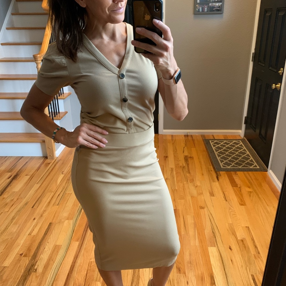 Ann Taylor Ribbed Top (Skirt Also Available)